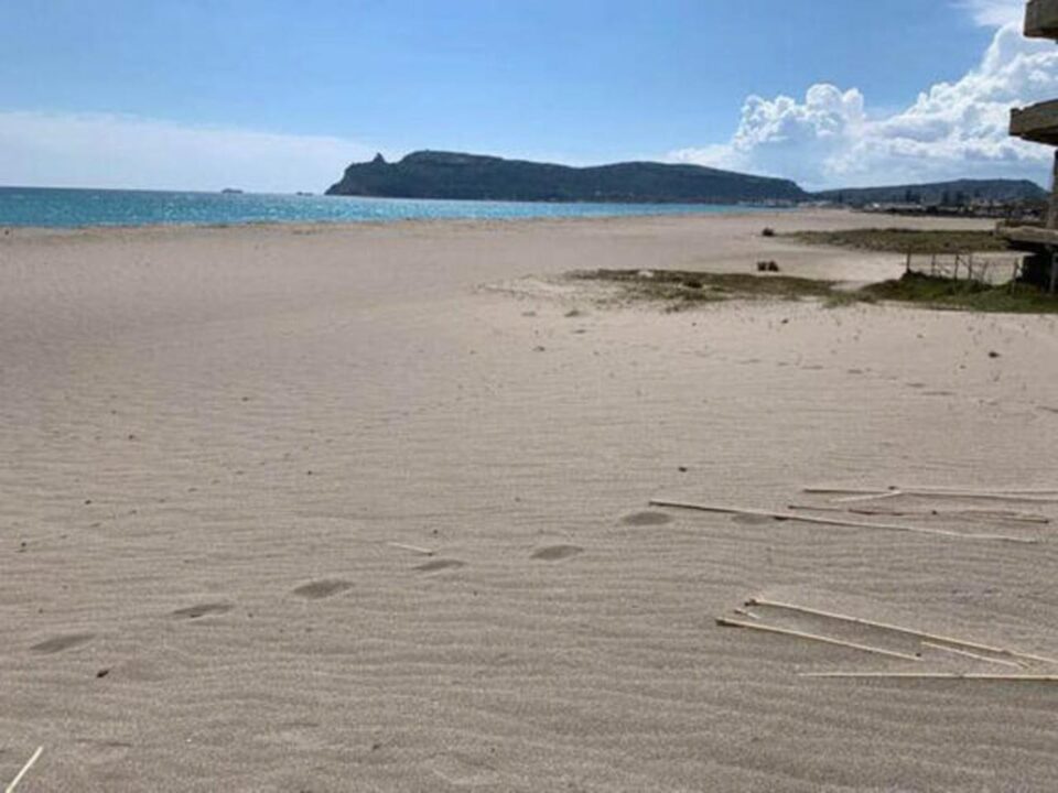 Spiaggia di sabbia o spiaggia di ciottoli: la scelta perfetta per una vacanza al mare