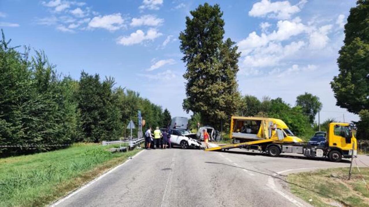 Cadelbosco: morto 58enne nello scontro fra mezzi