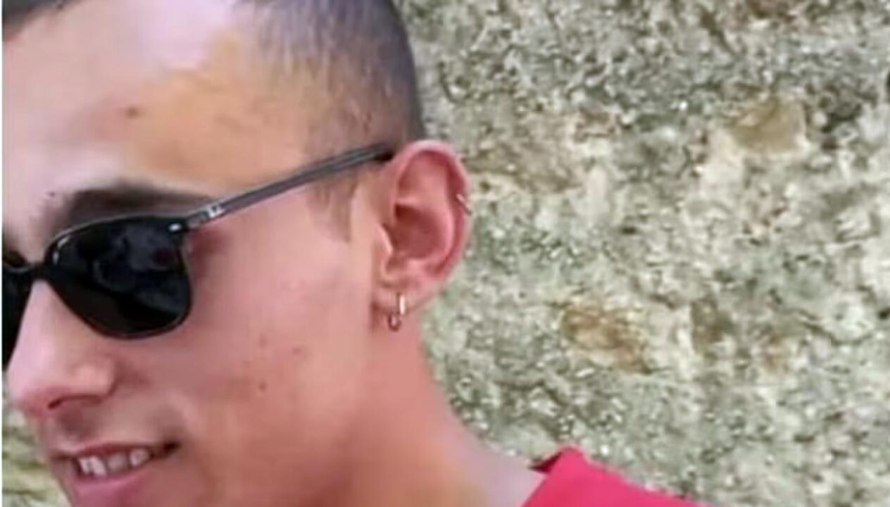 Lorenzo Colasanti, 23 anni, trovato morto nell’auto finita in un fosso