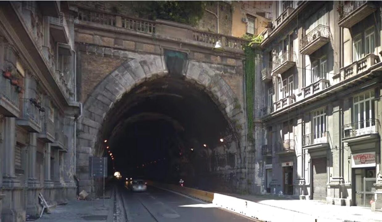 Napoli: motociclista 62enne muore nella Galleria Laziale