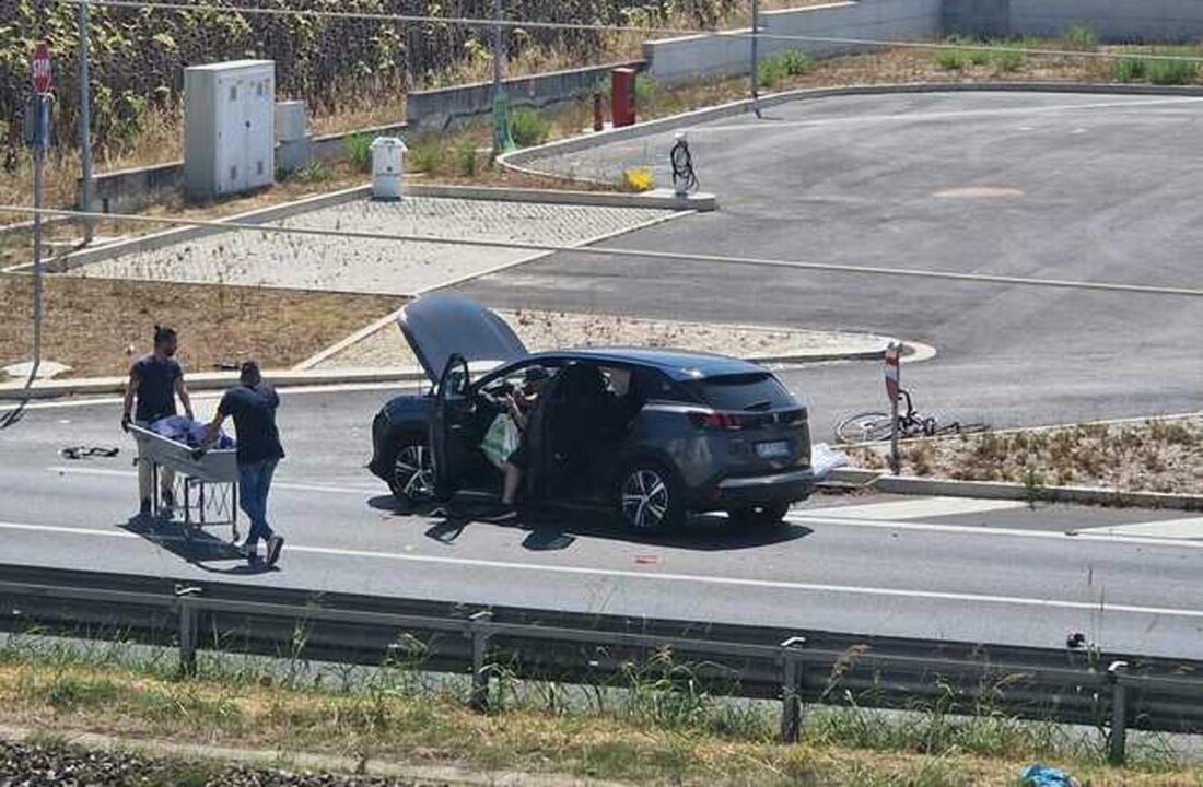 Due giovani ciclisti investiti e uccisi da un’auto