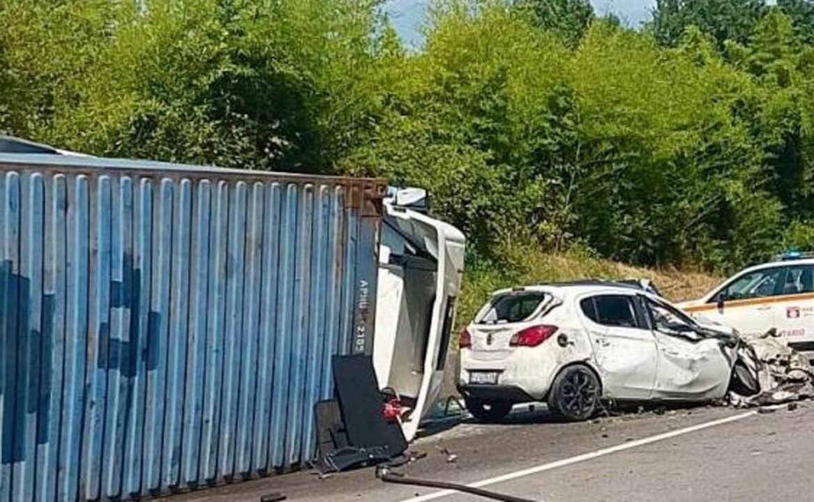 Simona Gusmini, infermiera 54enne muore in incidente stradale