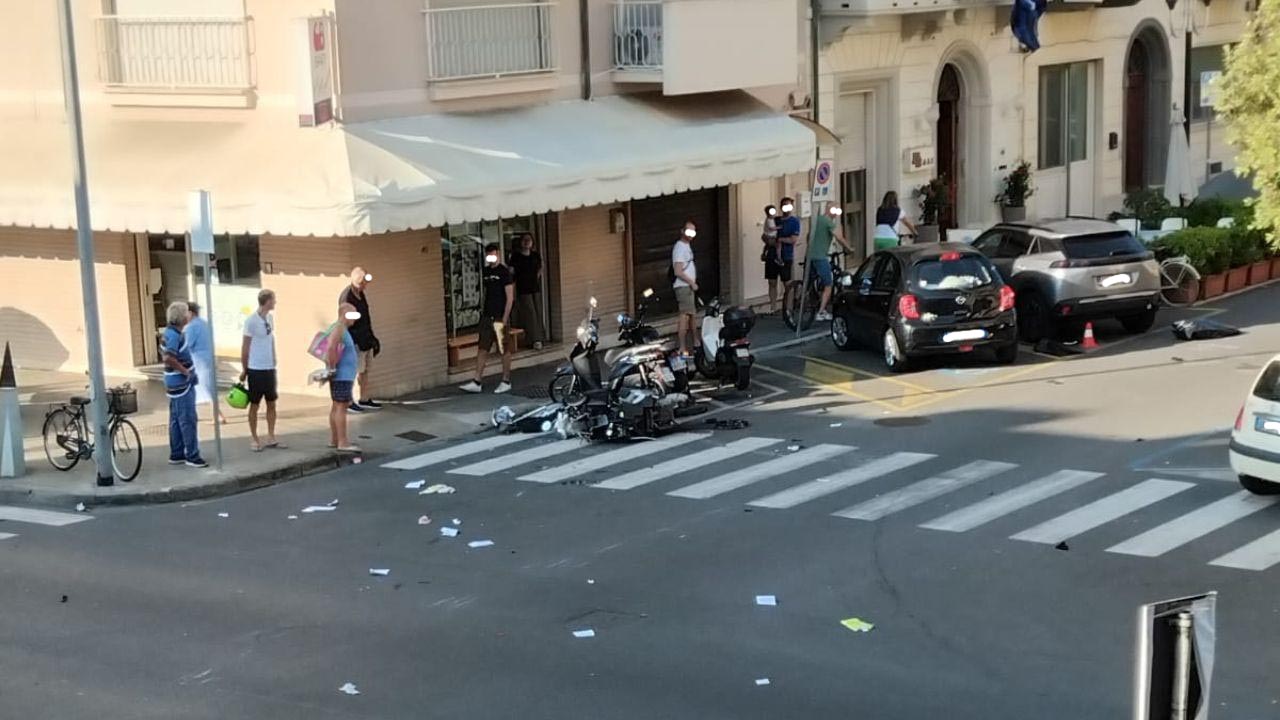 Viareggio: donna 46enne investita e uccisa da un’auto mentre è in scooter