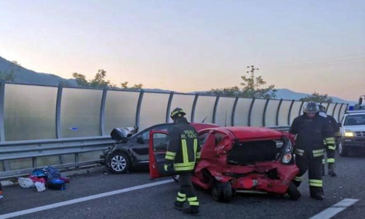 Autostrada A2, incidente stradale: morta una bimba di 7 anni, 5 i feriti
