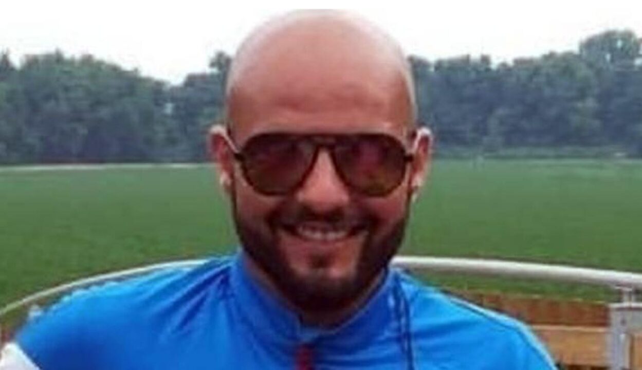 Paolo Sarcone, 42 anni, muore travolto in scooter dalle auto