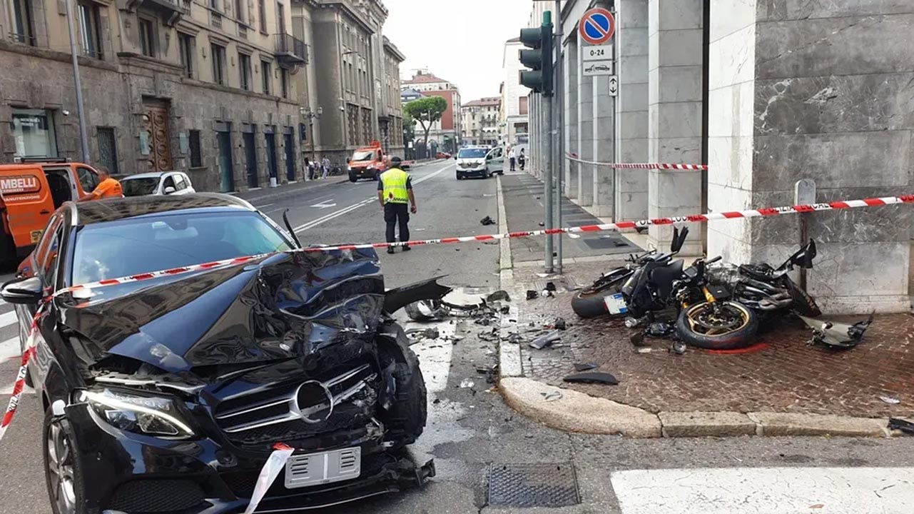 Motociclista 33enne muore nel frontale fra auto e moto