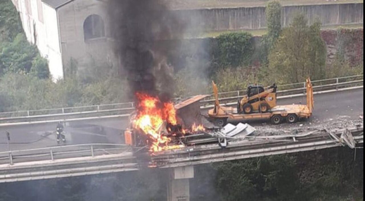 Camionista muore carbonizzato in incidente stradale