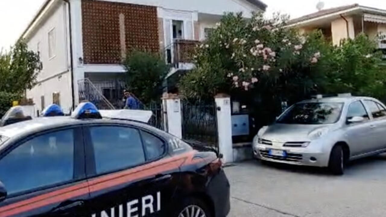 Femminicidio: Alessandra Spiazzi uccisa, ferito il figlio 15enne