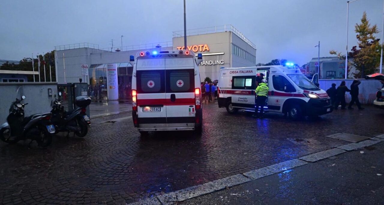 Bologna: esplosione alla Toyota, due morti