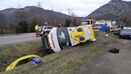 Donna muore nell'ambulanza coinvolta in un incidente