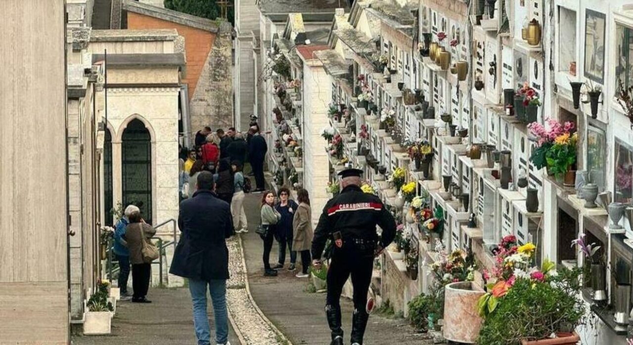 Giuliana Leccese trovata morta al cimitero, aveva la testa in una busta di plastica