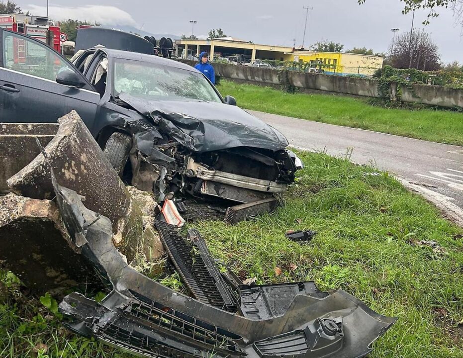 Santi Cosma e Damiano: due morti e un bambino ferito in incidente stradale