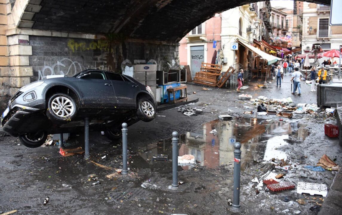 Maltempo: il fiume Salso esonda a Licata, persone abbandonano le case