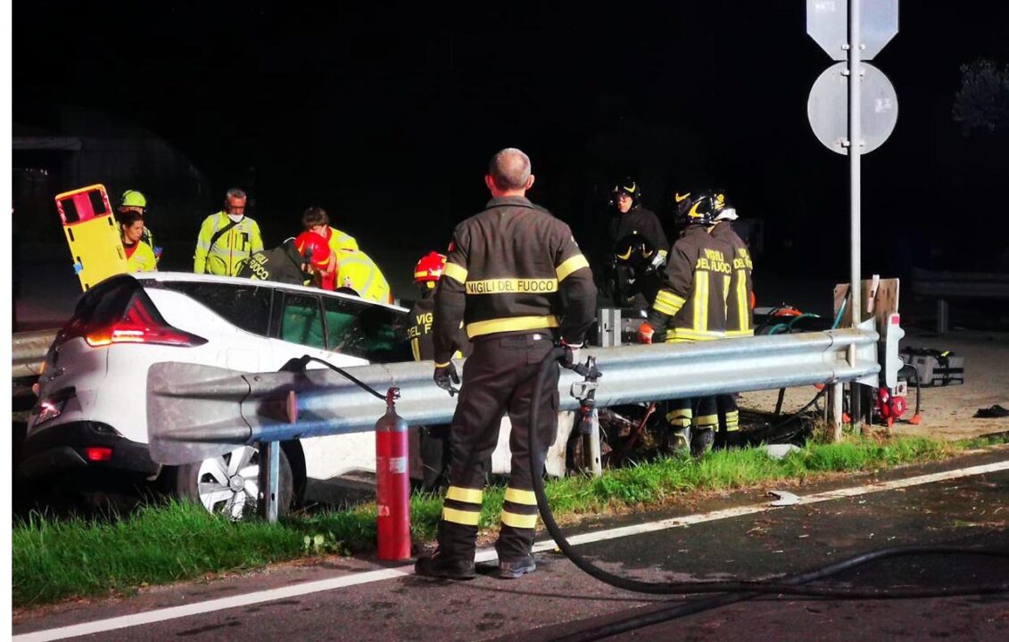 Marco Ghiroldi, operaio 37enne, con l’auto fuori strada: muore sul colpo