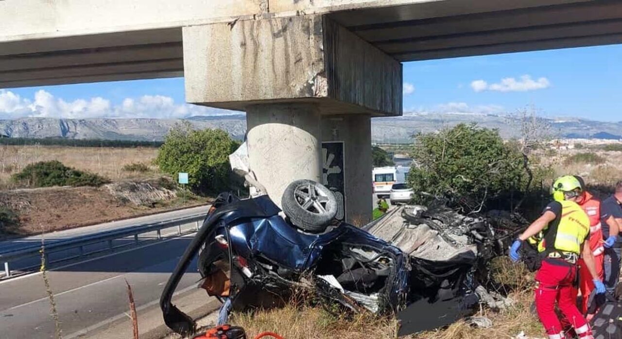 Manfredonia: uomo perde il controllo dell’auto e muore