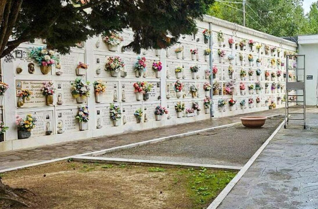 Campalto: va al cimitero e trova senzatetto che dorme nel loculo