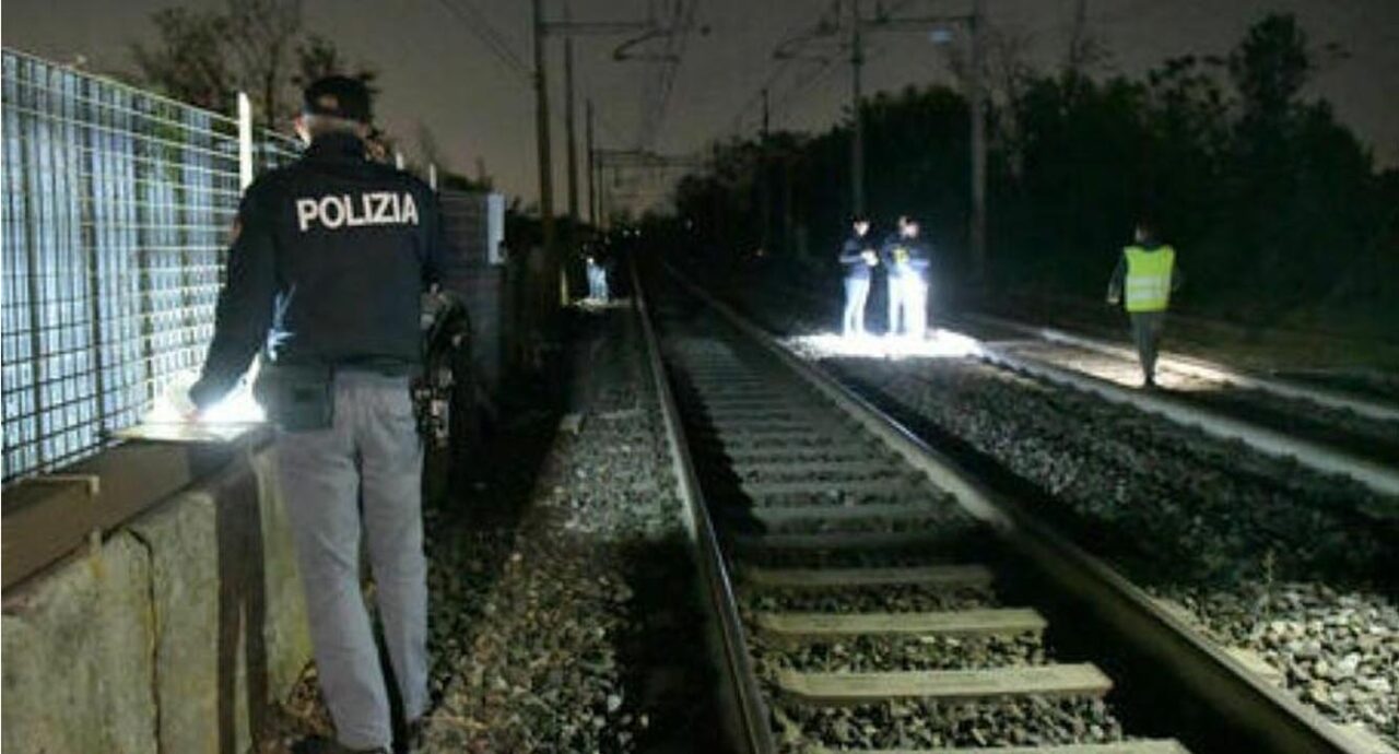 Donna 50enne travolta e uccisa dal treno nell’Oristanese