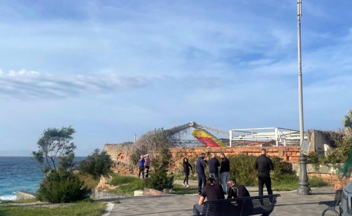 Milazzo. Precipitano con parapendio: il padre muore e la figlia è grave