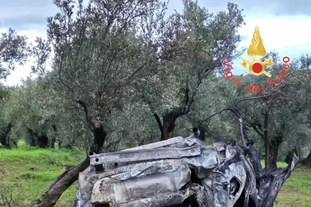 Auto fuori strada: 2 ragazze morte, una era minorenne