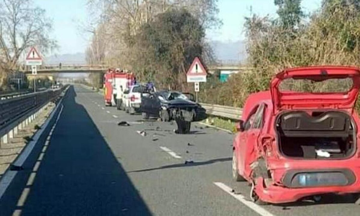 Viareggio: morte mamma e nipote in incidente stradale