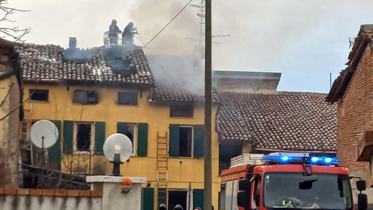 Poviglio: anziano morto e moglie ferita. Bilancio tragico di un incendio