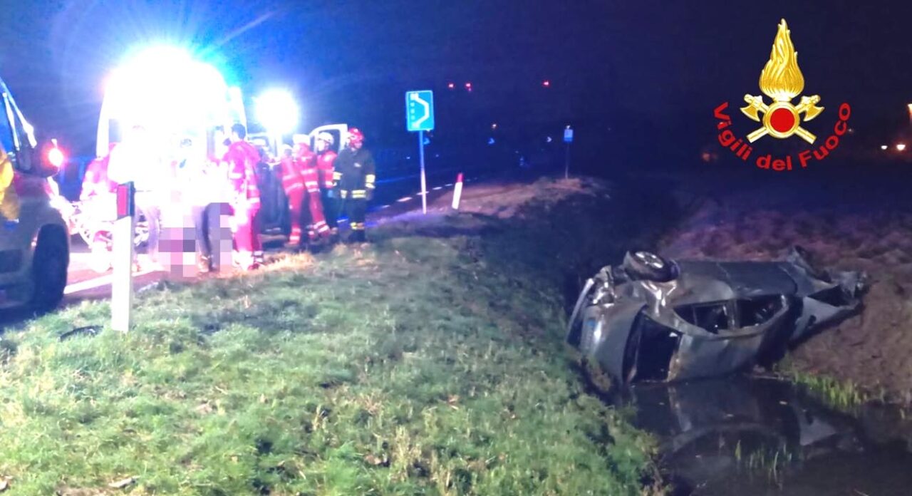 Abano Terme: auto finisce in un canale. Un morto e cinque feriti