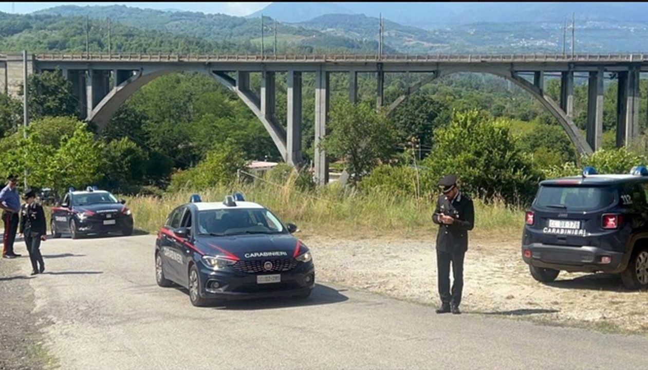 Ammazza il ladro in casa e nasconde il corpo per due giorni