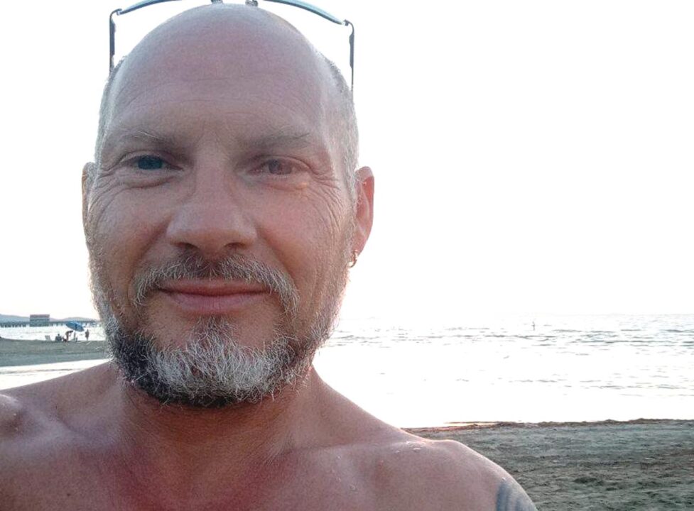 Diego Prianti, 52 anni, muore colpito da un pezzo dell’escavatore