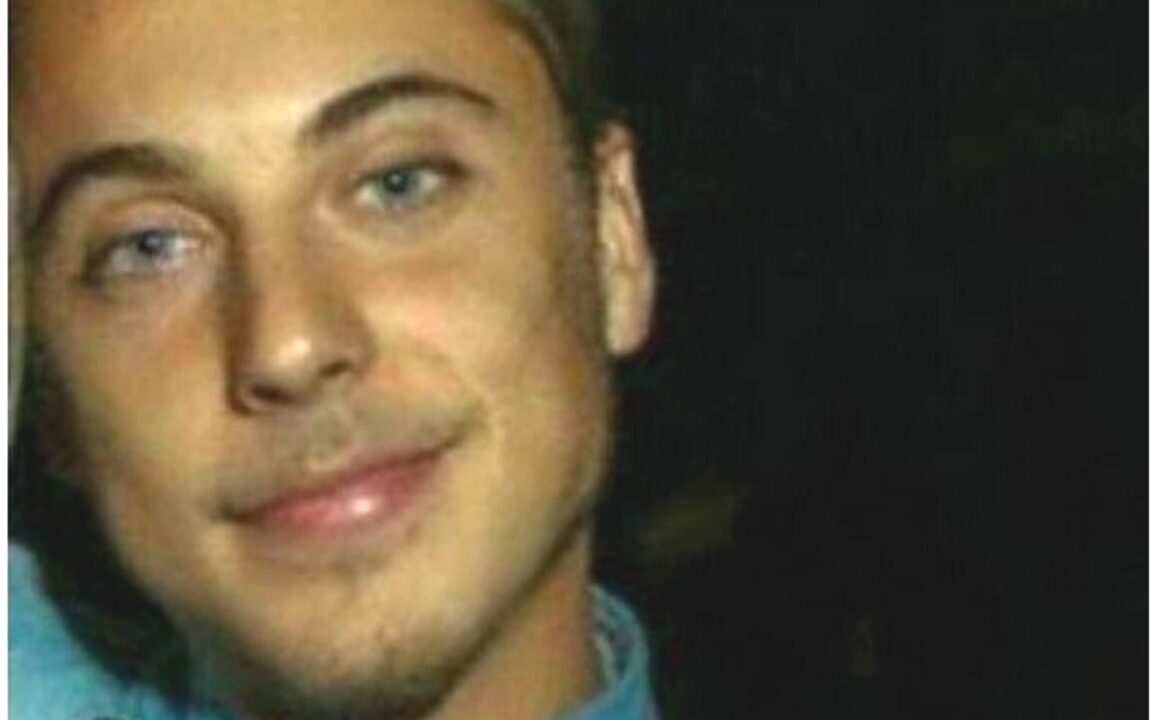 Lorenzo Perugini, 33 anni, muore nello schianto della moto contro auto