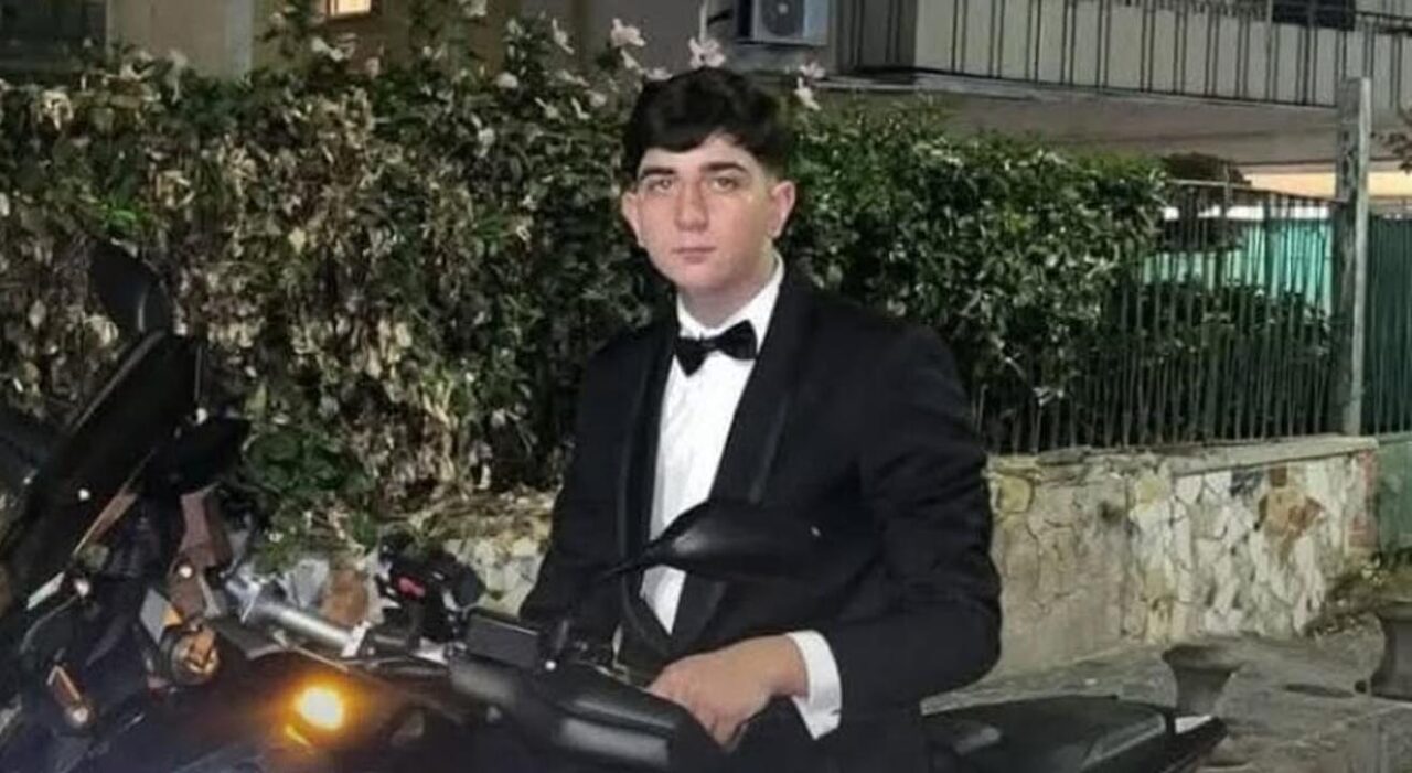 Augusto Di Meo muore a 18 anni in incidente con la moto a Pozzuoli