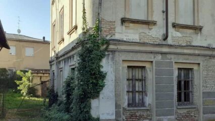 Macherio: strangola e uccide la ex moglie in strada