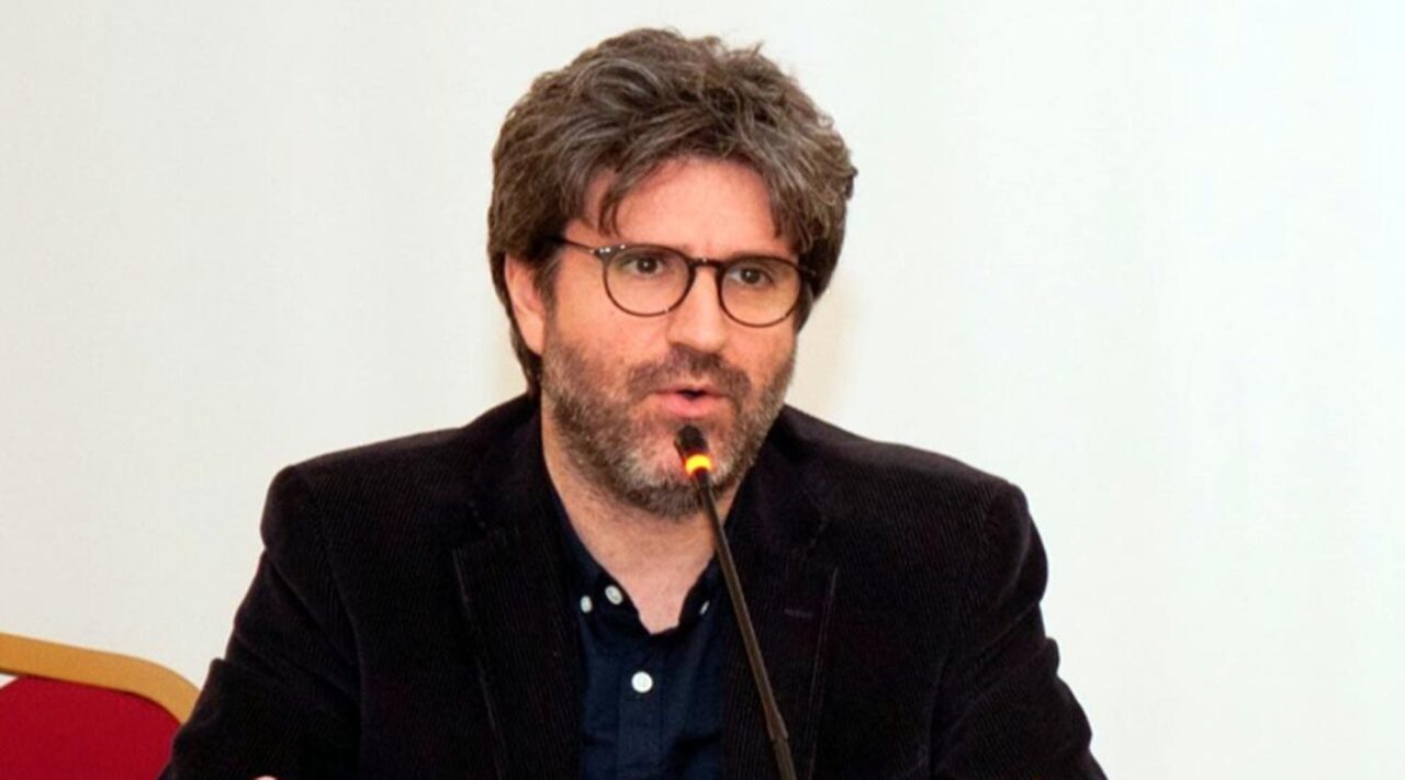 Mario De Michele, giornalista, è finito in manette