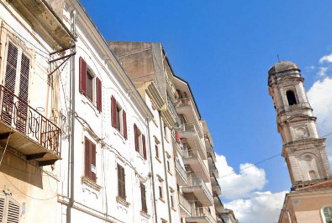 Giallo a Sassari: donna trovata morta in un appartamento del centro