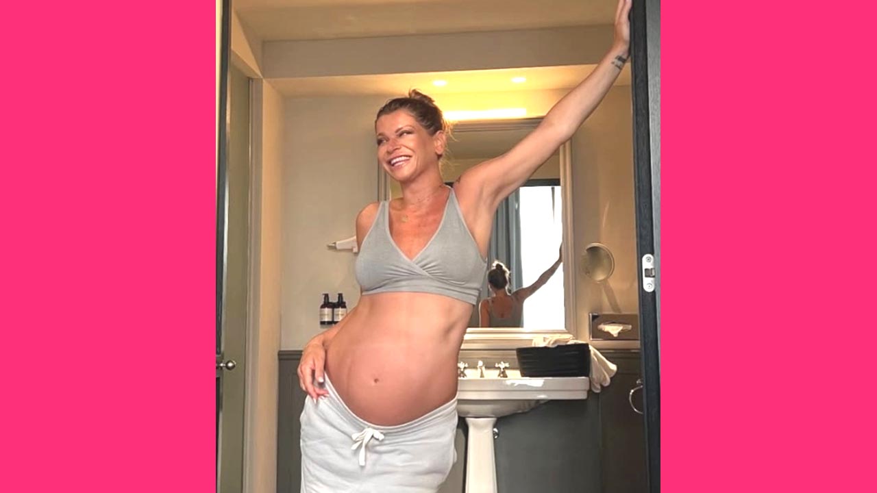 Alessandra Amoroso: mostra il pancione con disinvoltura