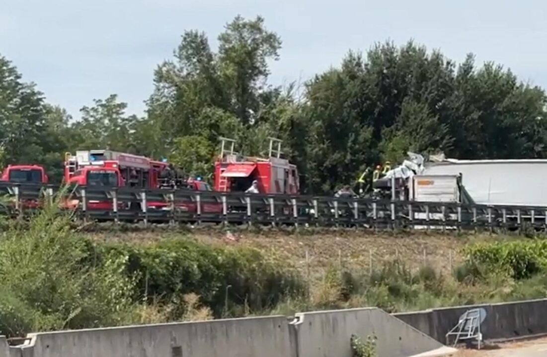 Autostrada A1: tre morti e 18 feriti in incidente stradale