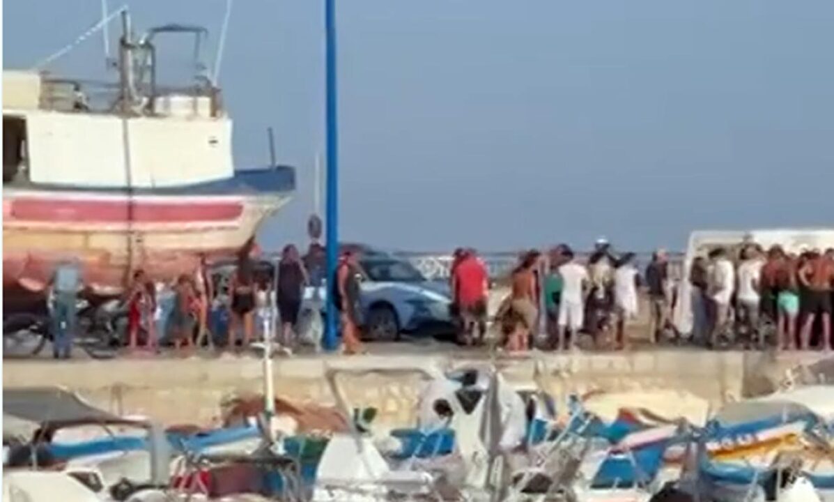 Palermo: giovane 20enne muore maciullato dall’elica del gommone
