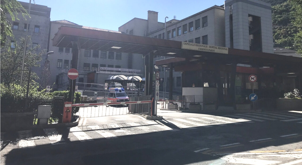 Autostrada A5: auto contro camion, un morto e tre feriti