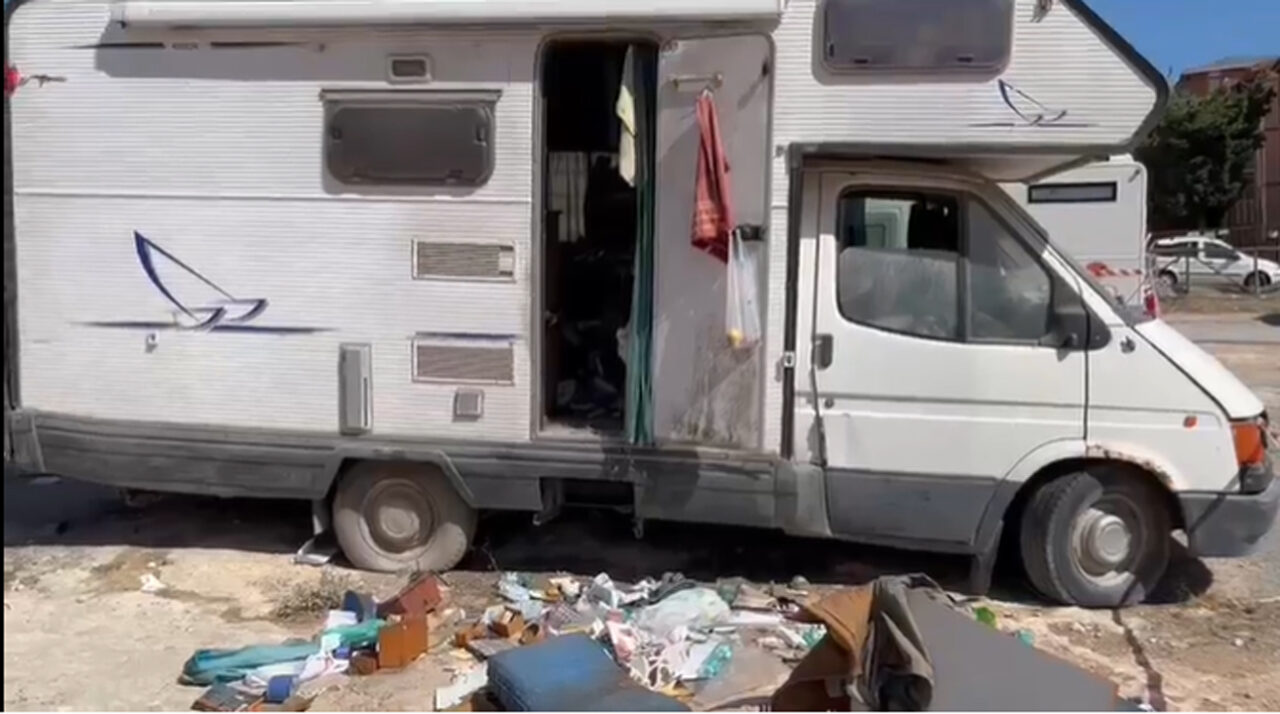 Carlo Sanfilippo, ex docente, trovato morto nel camper