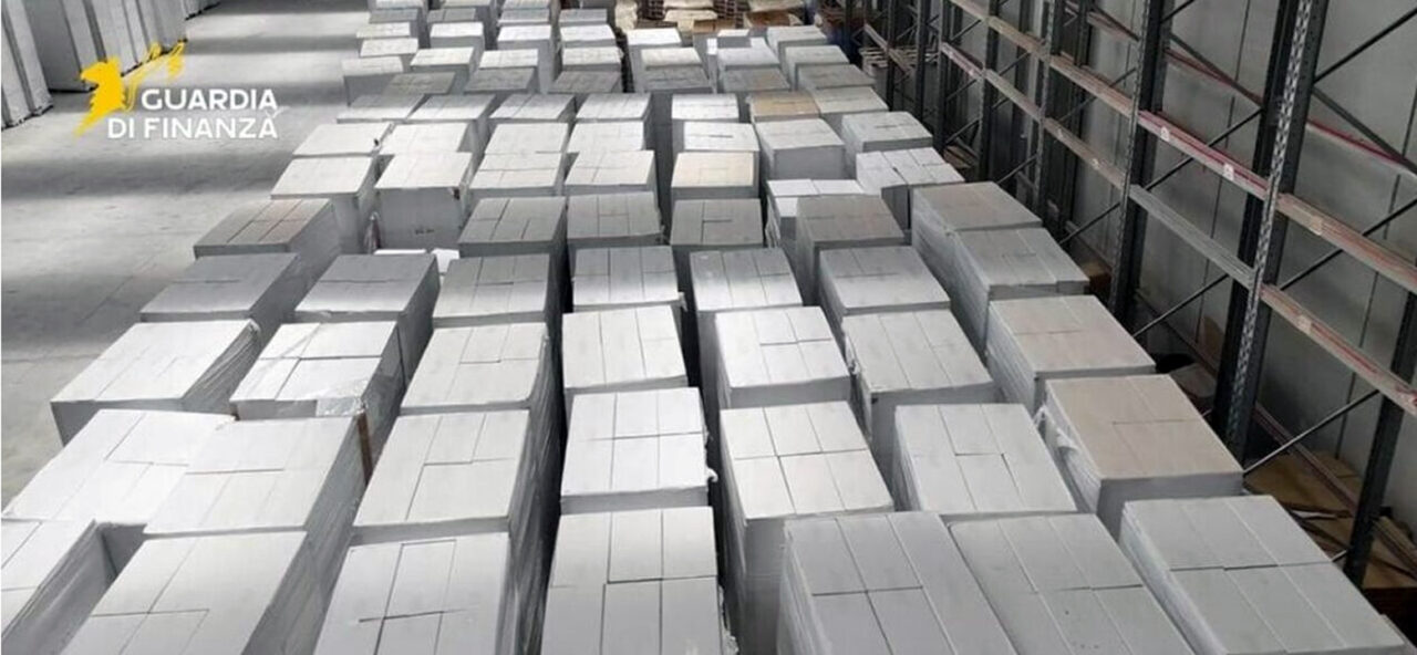 Cassino: scoperta la pià grande fabbrica clandestina di sigarette