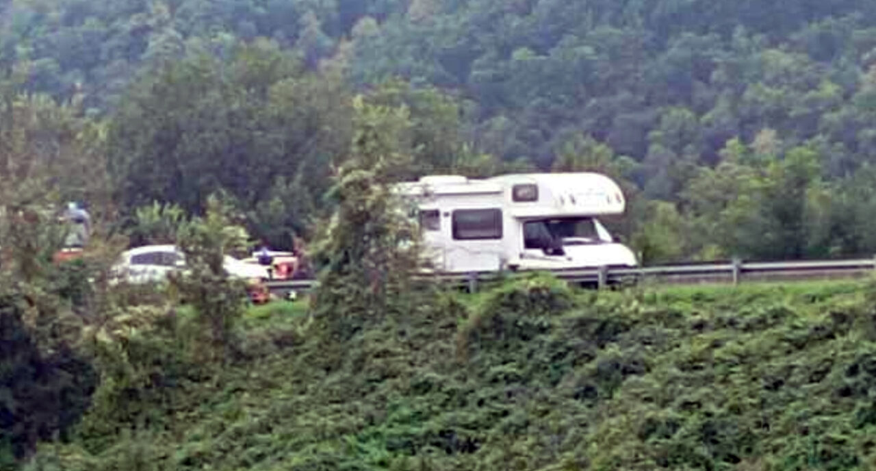Perugia: muore bambina di 8 anni in scontro tra tir e furgone