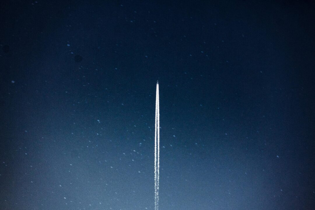 Viaggi nello spazio: il turismo orbitale diventa realtà con i primi voli commerciali del 2025