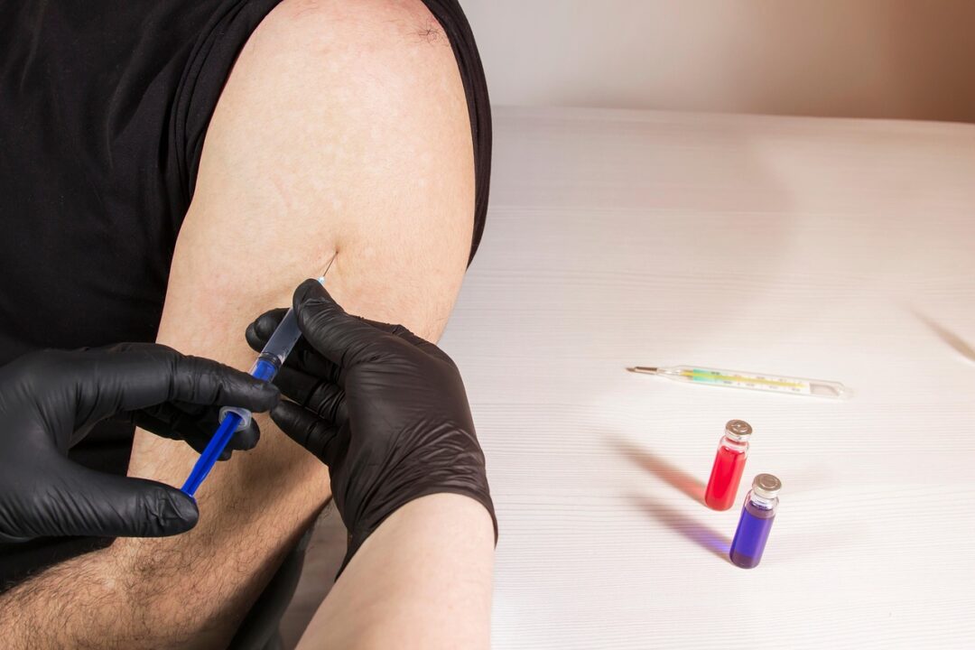 Influenza 2025, casi +30% rispetto al 2024: vaccino anticipato e regioni a rischio