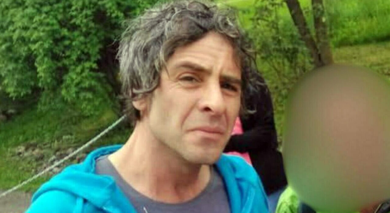 Antonio Facchin, 42 anni, batte la testa, sale in auto e muore