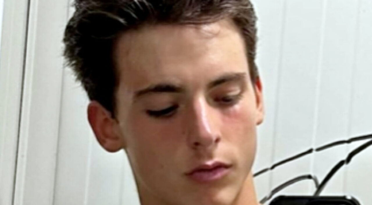 Flavio Saraci è stato trovato senza vita in casa dal fratellino