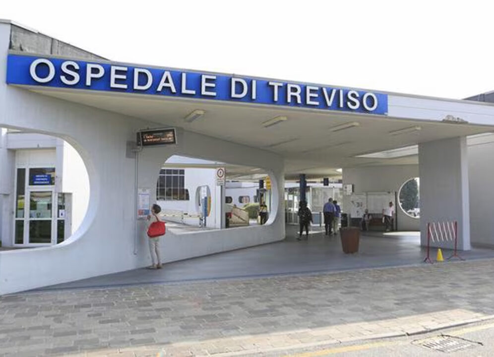 Montebelluna, bimba di 5 anni precipita dal quinto piano: salvata dal terrazzo al secondo, è gravissima