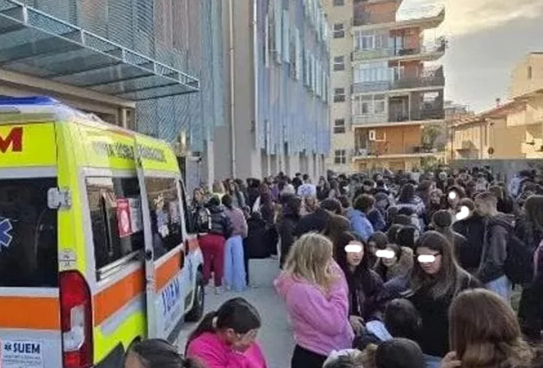 Pescara: allarme all'istituto Marconi per l'ammoniaca