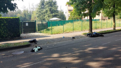 Ragazza di 17 anni muore in tragico incidente in moto
