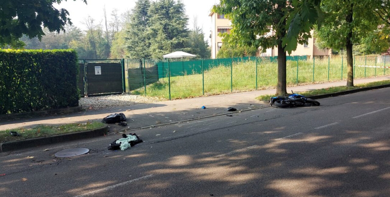 Ragazza di 17 anni muore in tragico incidente in moto