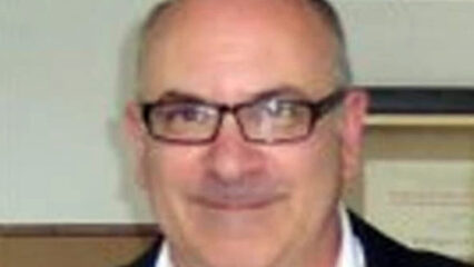 Enrico Trotto, docente, si accascia e muore a scuola