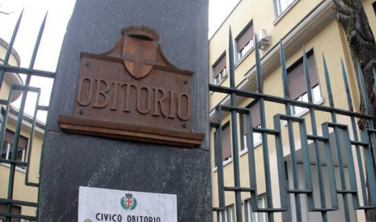 Milano: rubavano oro e gioielli ai morti in obitorio